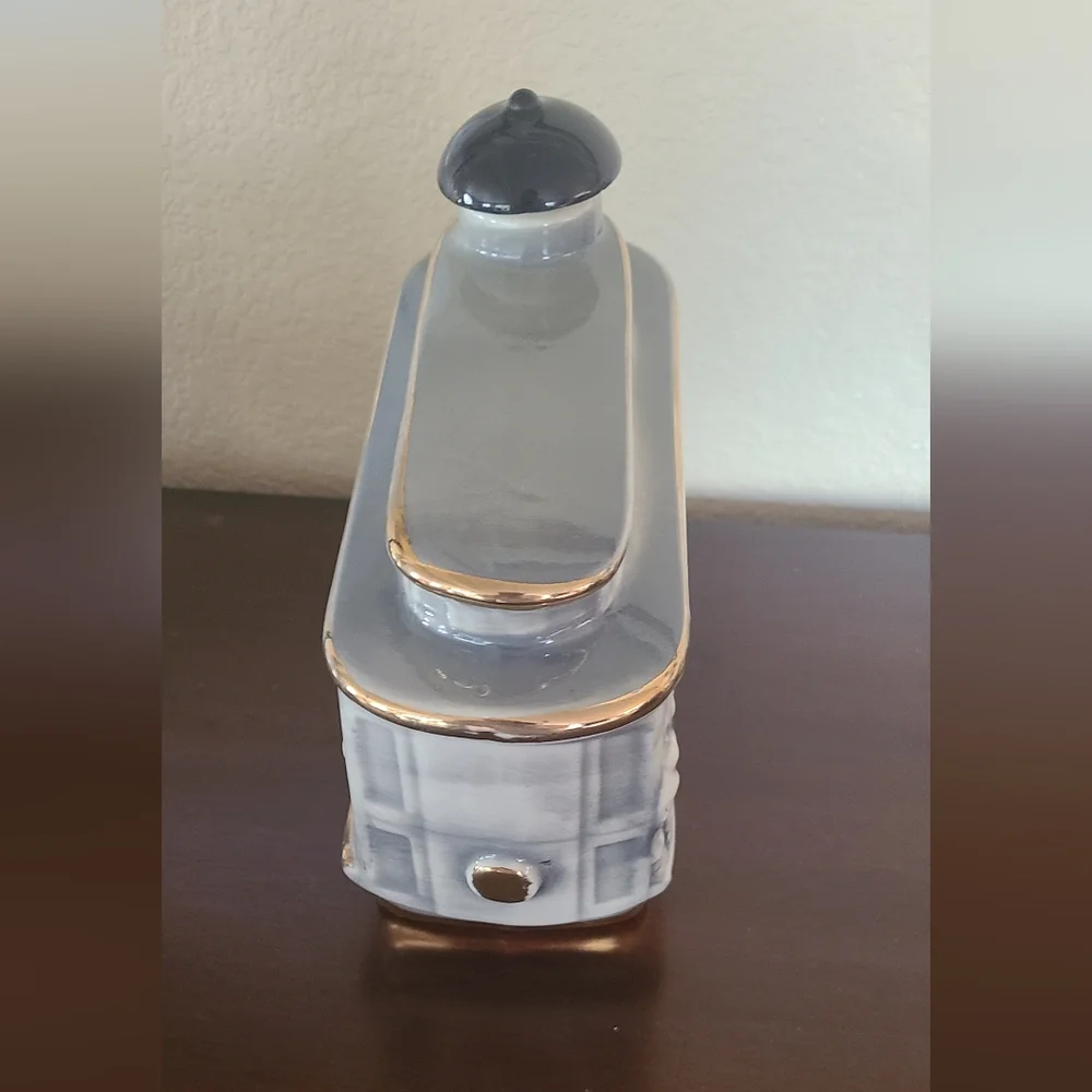 Vintage 1968 Ezra Brooks whiskey ceramic decanter